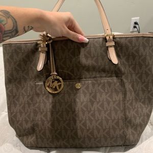 Micheal Kors bag
